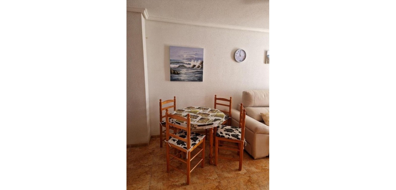 Herverkoop - Appartement / flat -
Torrevieja - Centro