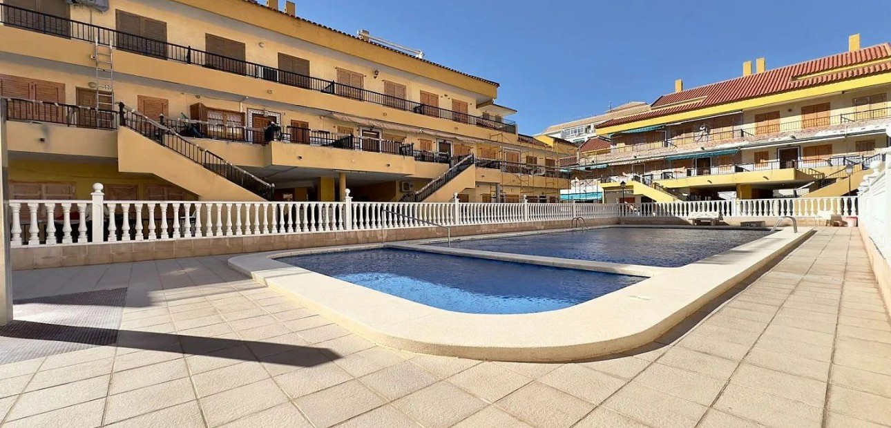 Herverkoop - Studio -
Torrevieja - Los Europeos