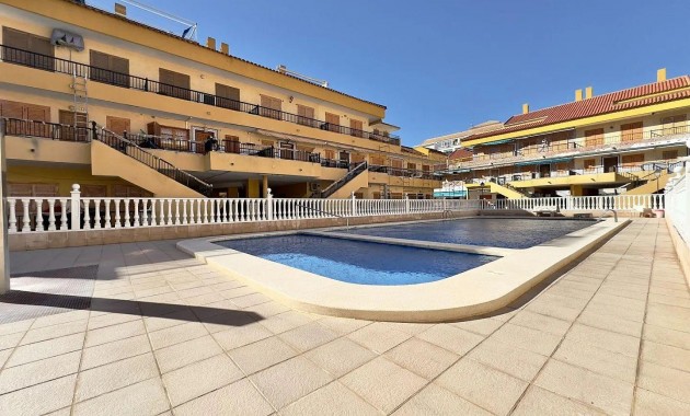 Herverkoop - Studio -
Torrevieja - Los Europeos