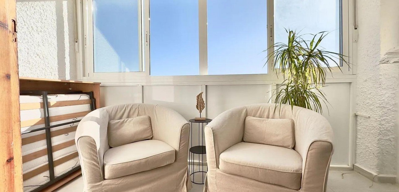 Herverkoop - Studio -
Torrevieja - Los Europeos