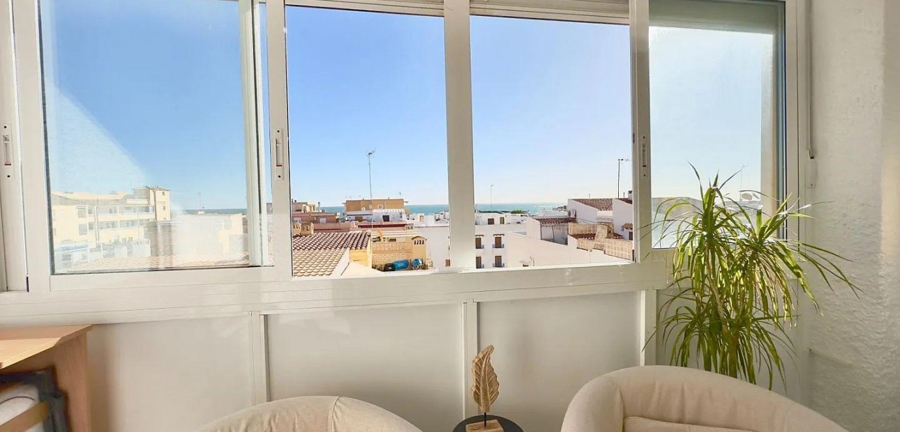 Herverkoop - Studio -
Torrevieja - Los Europeos