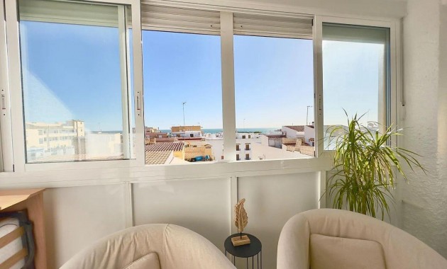 Herverkoop - Studio -
Torrevieja - Los Europeos