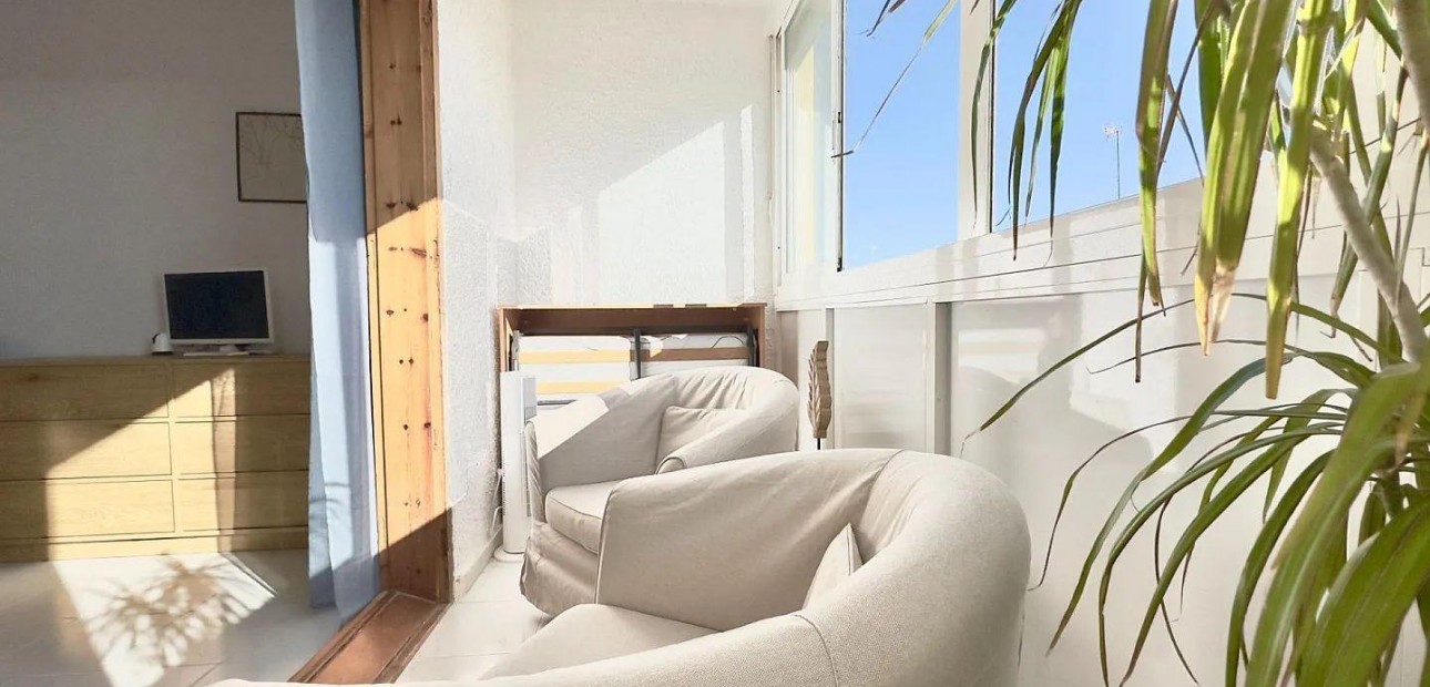 Herverkoop - Studio -
Torrevieja - Los Europeos