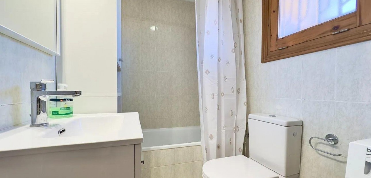 Herverkoop - Studio -
Torrevieja - Los Europeos