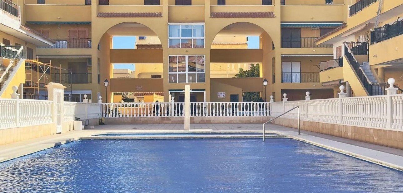 Herverkoop - Studio -
Torrevieja - Los Europeos