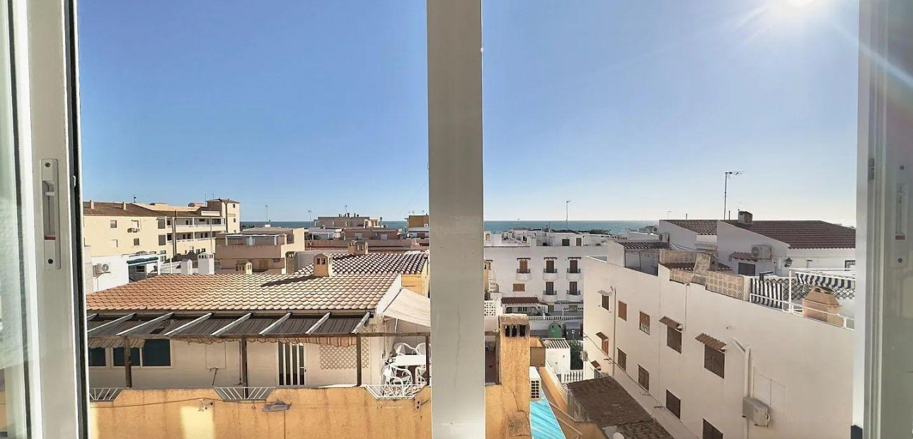 Herverkoop - Studio -
Torrevieja - Los Europeos