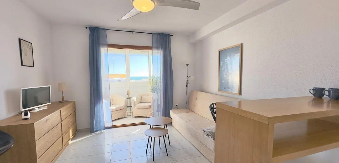 Herverkoop - Studio -
Torrevieja - Los Europeos