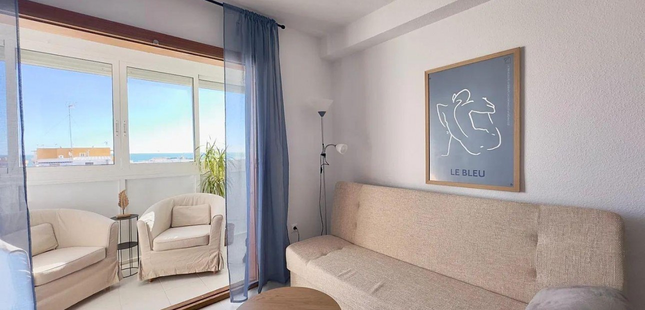 Herverkoop - Studio -
Torrevieja - Los Europeos