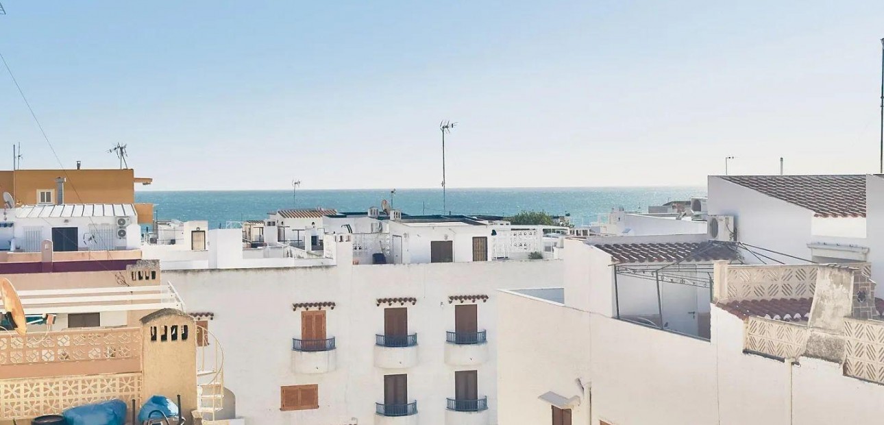 Herverkoop - Studio -
Torrevieja - Los Europeos