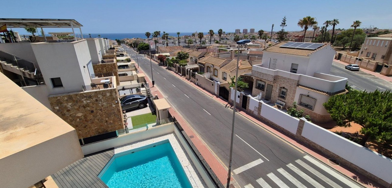 Herverkoop - Villa -
Torrevieja - Torreblanca