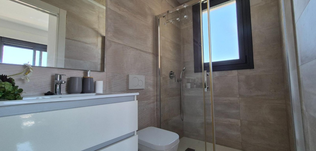 Herverkoop - Villa -
Torrevieja - Torreblanca