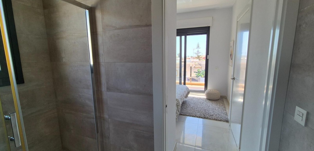 Herverkoop - Villa -
Torrevieja - Torreblanca