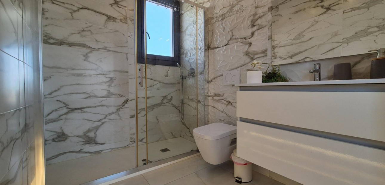 Herverkoop - Villa -
Torrevieja - Torreblanca