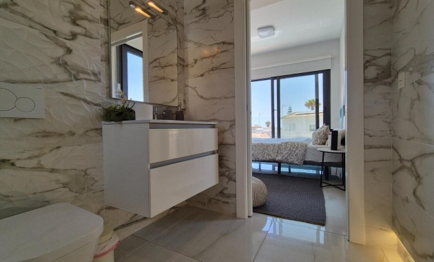 Herverkoop - Villa -
Torrevieja - Torreblanca