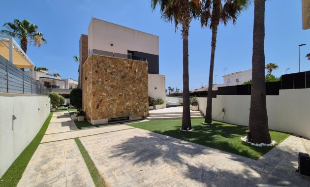 Herverkoop - Villa -
Torrevieja - Torreblanca