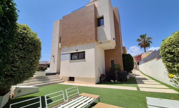 Herverkoop - Villa -
Torrevieja - Torreblanca