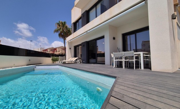 Herverkoop - Villa -
Torrevieja - Torreblanca