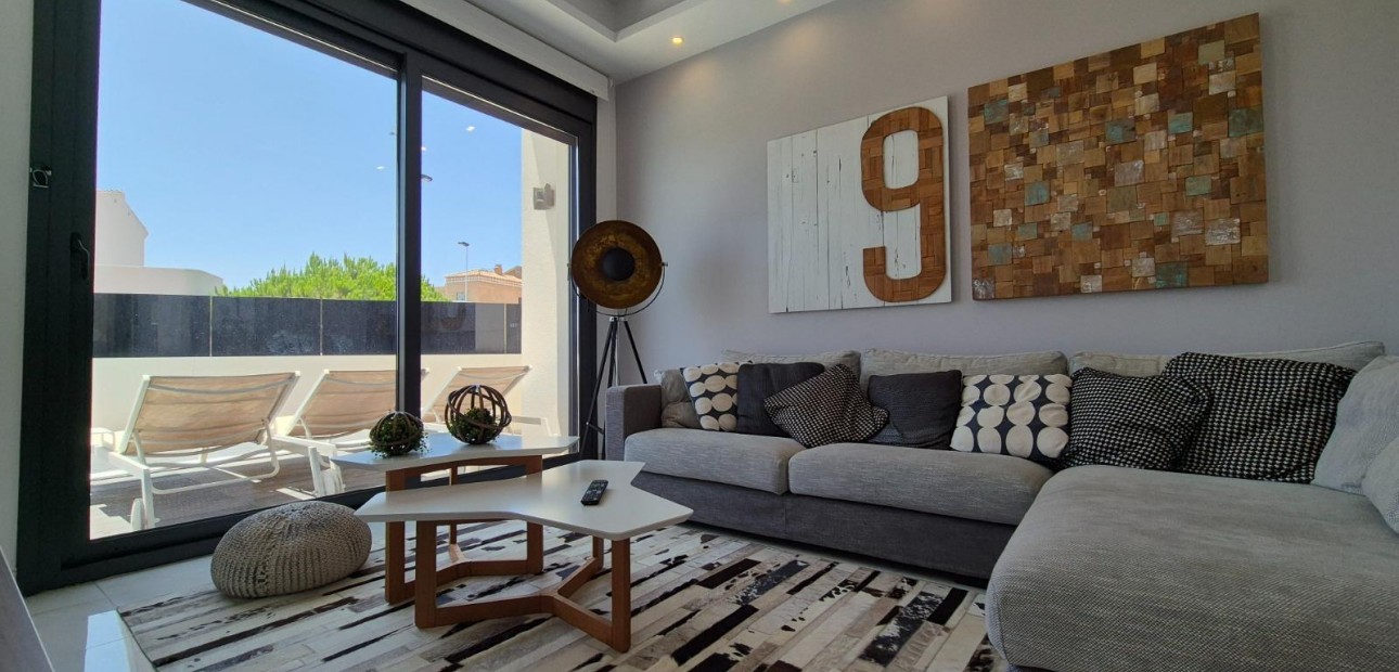 Herverkoop - Villa -
Torrevieja - Torreblanca