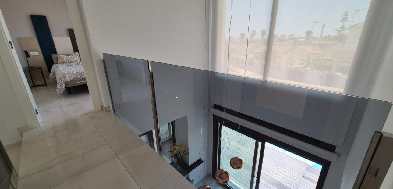 Herverkoop - Villa -
Torrevieja - Torreblanca