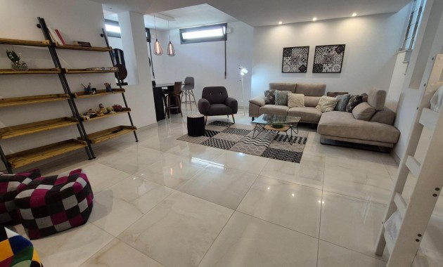 Herverkoop - Villa -
Torrevieja - Torreblanca