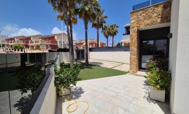 Herverkoop - Villa -
Torrevieja - Torreblanca