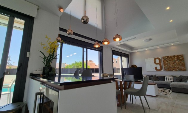 Herverkoop - Villa -
Torrevieja - Torreblanca