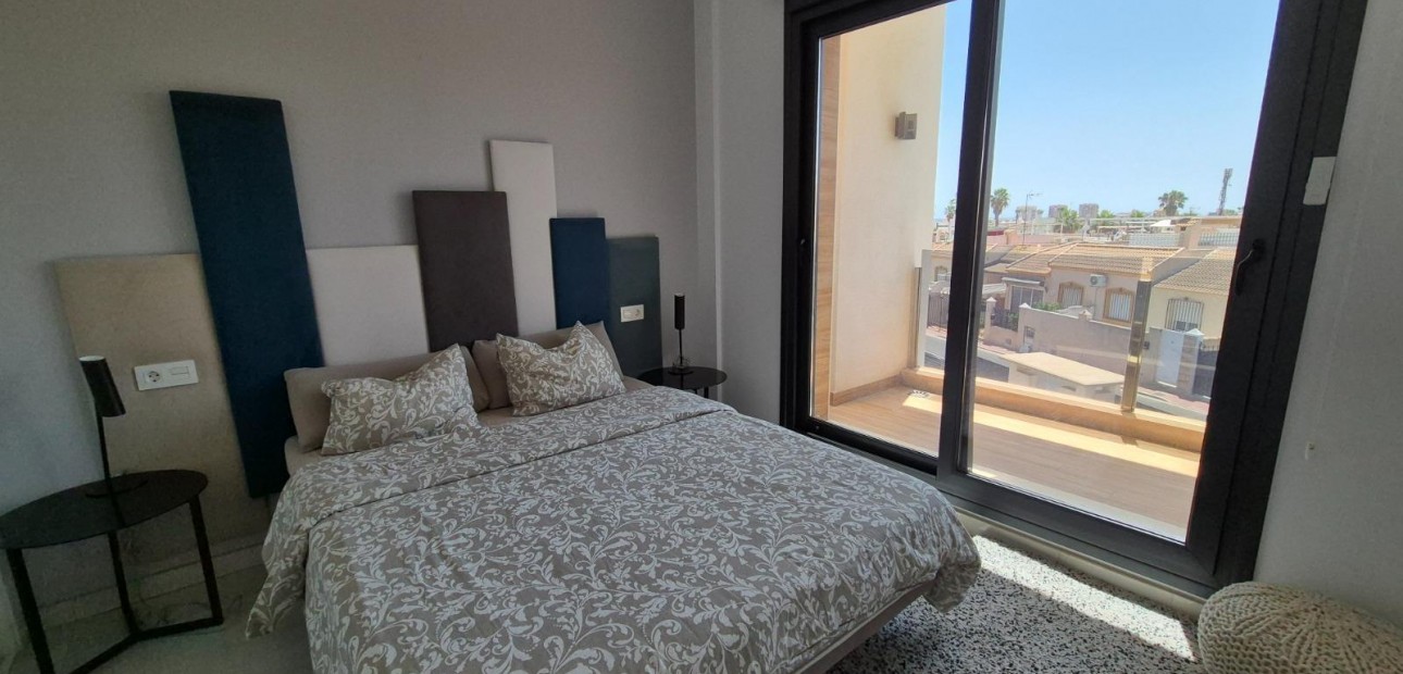 Herverkoop - Villa -
Torrevieja - Torreblanca