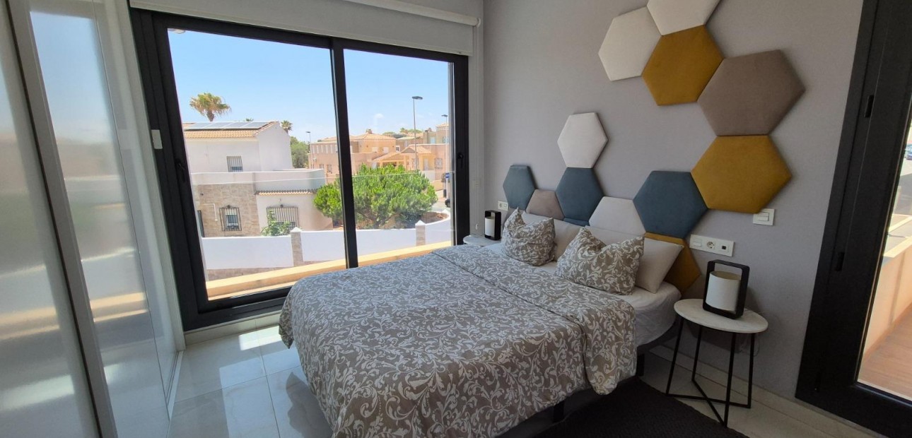 Herverkoop - Villa -
Torrevieja - Torreblanca