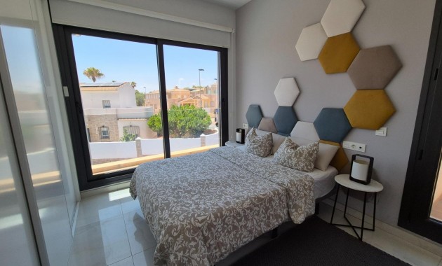 Herverkoop - Villa -
Torrevieja - Torreblanca
