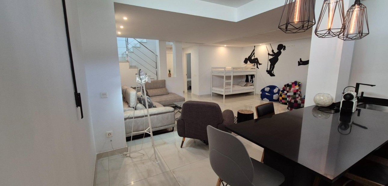 Herverkoop - Villa -
Torrevieja - Torreblanca