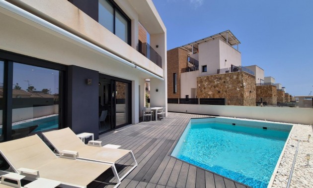 Herverkoop - Villa -
Torrevieja - Torreblanca