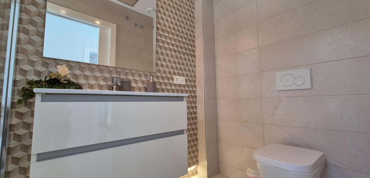 Herverkoop - Villa -
Torrevieja - Torreblanca