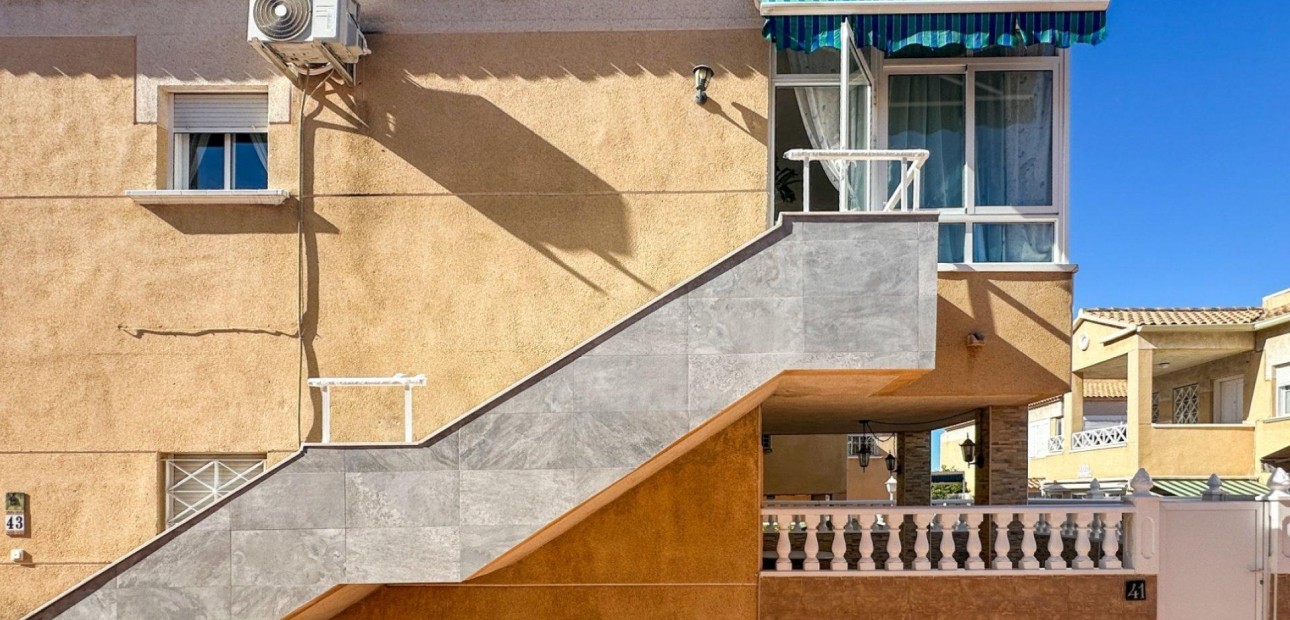 Herverkoop - Bungalow -
Torrevieja - Centro