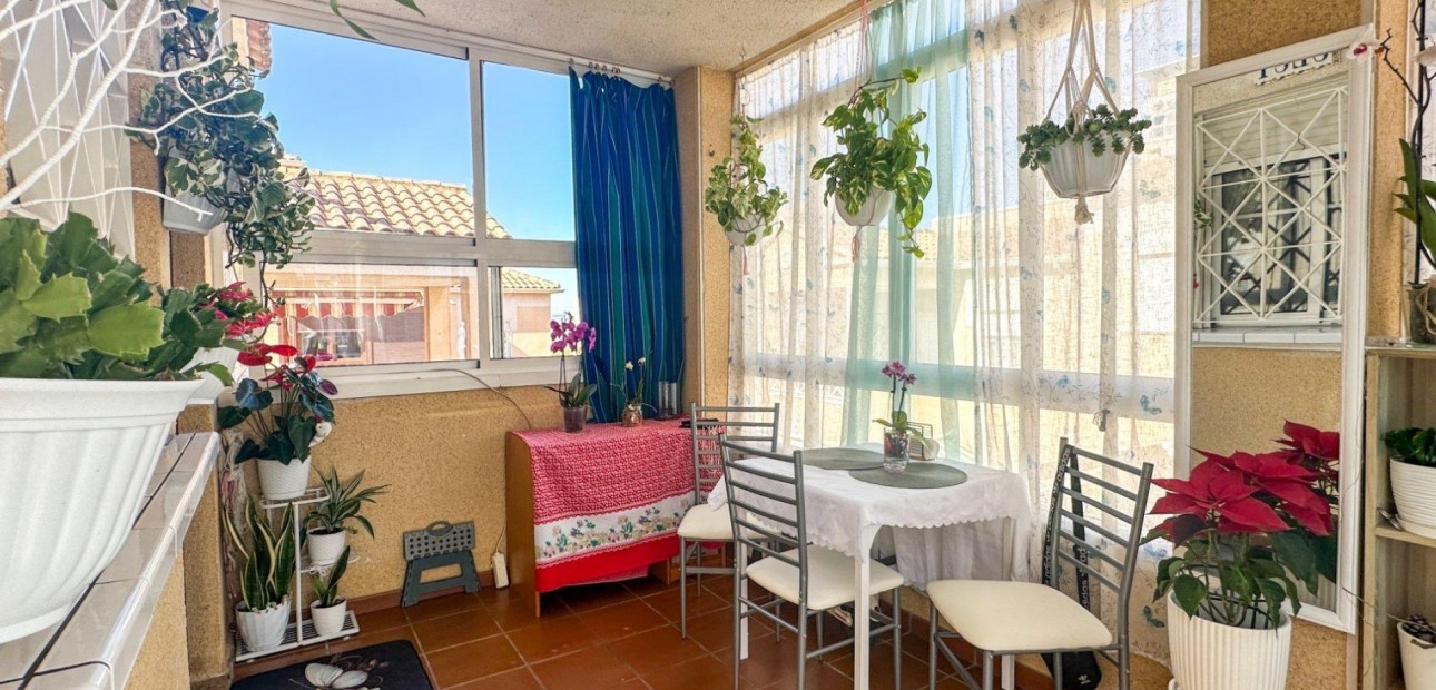 Herverkoop - Bungalow -
Torrevieja - Centro