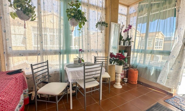 Herverkoop - Bungalow -
Torrevieja - Centro