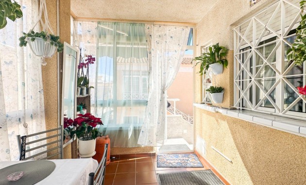 Herverkoop - Bungalow -
Torrevieja - Centro