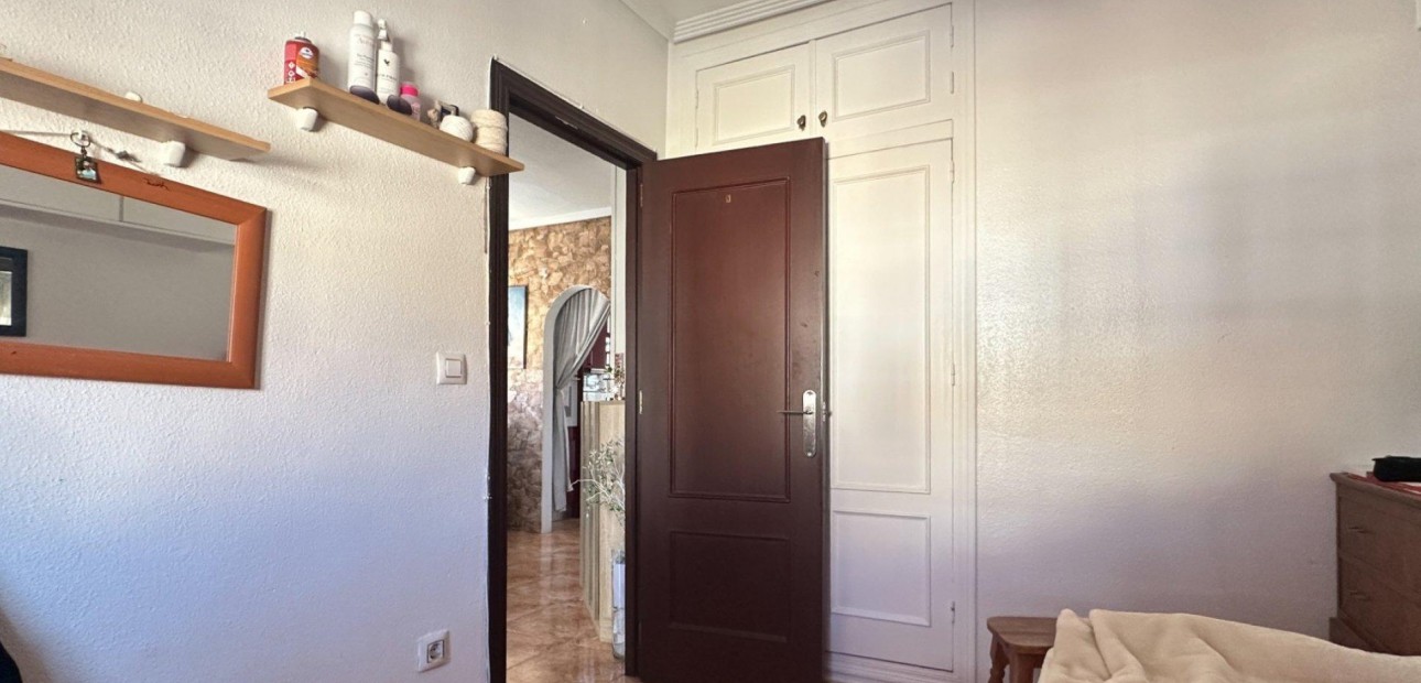 Herverkoop - Bungalow -
Torrevieja - Centro