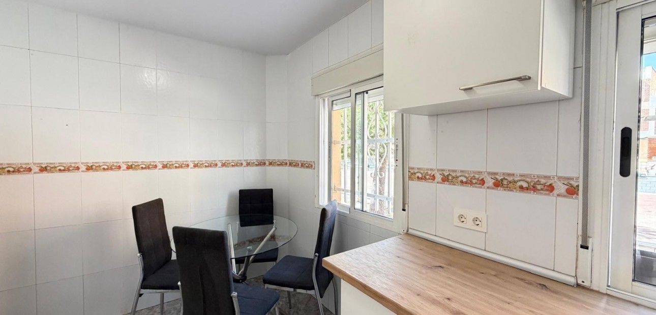 Herverkoop - Appartement / flat -
Torrevieja - Centro