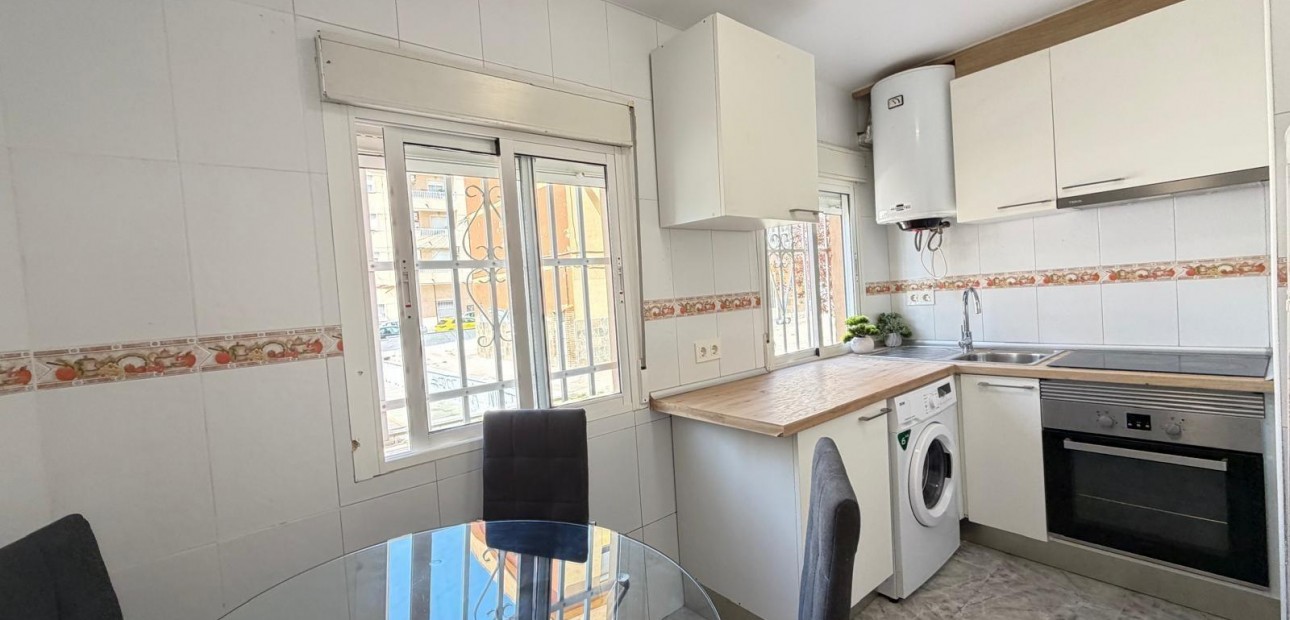 Herverkoop - Appartement / flat -
Torrevieja - Centro