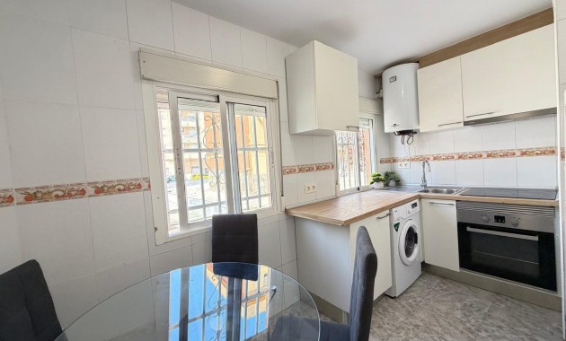 Herverkoop - Appartement / flat -
Torrevieja - Centro