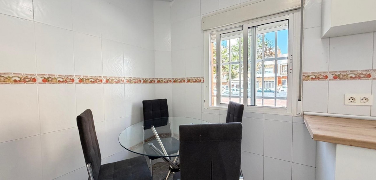 Herverkoop - Appartement / flat -
Torrevieja - Centro
