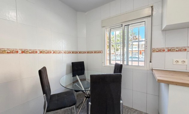 Herverkoop - Appartement / flat -
Torrevieja - Centro