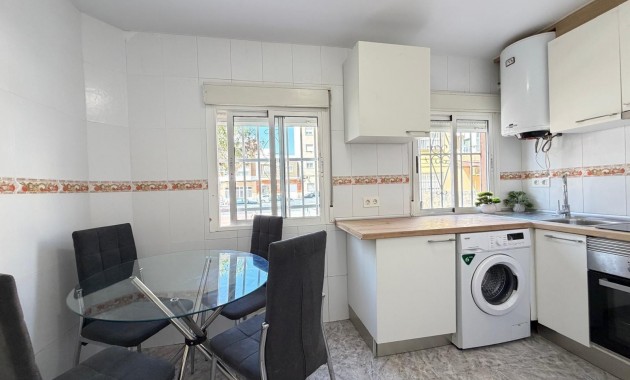 Herverkoop - Appartement / flat -
Torrevieja - Centro