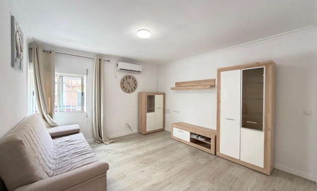 Herverkoop - Appartement / flat -
Torrevieja - Centro