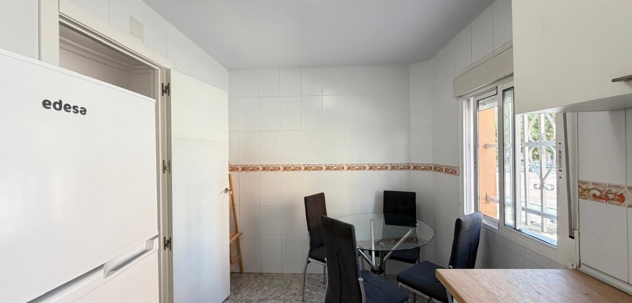 Herverkoop - Appartement / flat -
Torrevieja - Centro