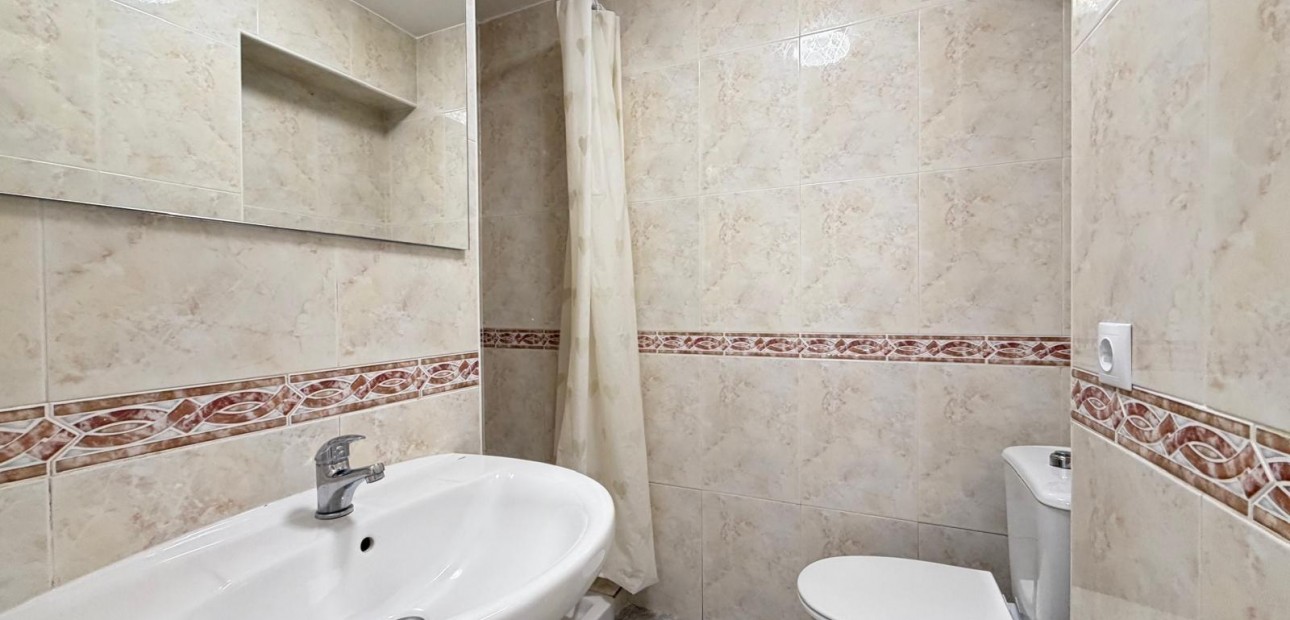 Herverkoop - Appartement / flat -
Torrevieja - Centro