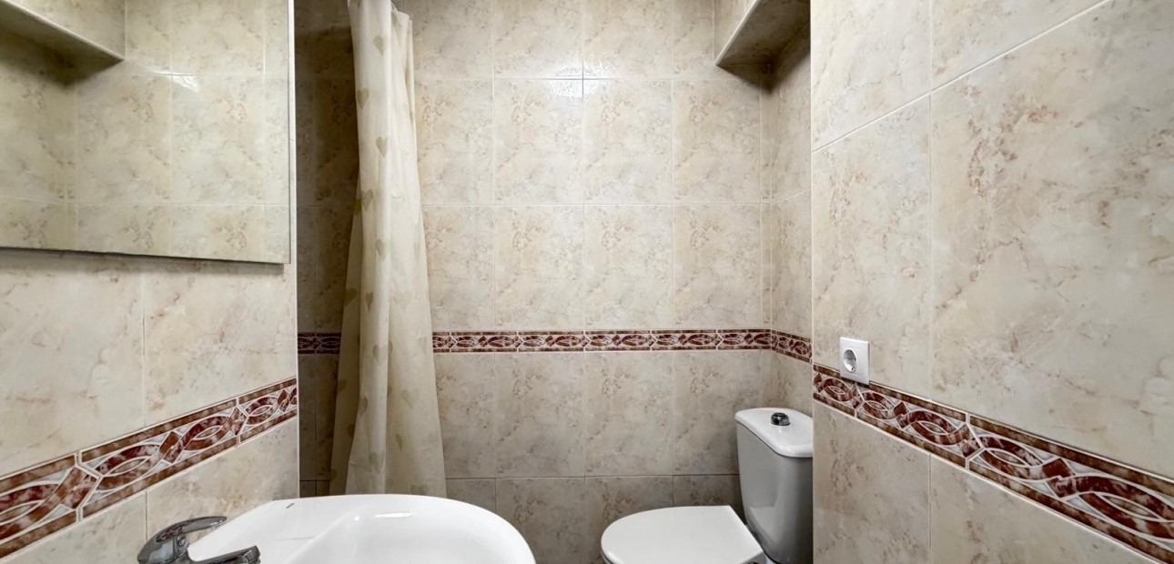 Herverkoop - Appartement / flat -
Torrevieja - Centro