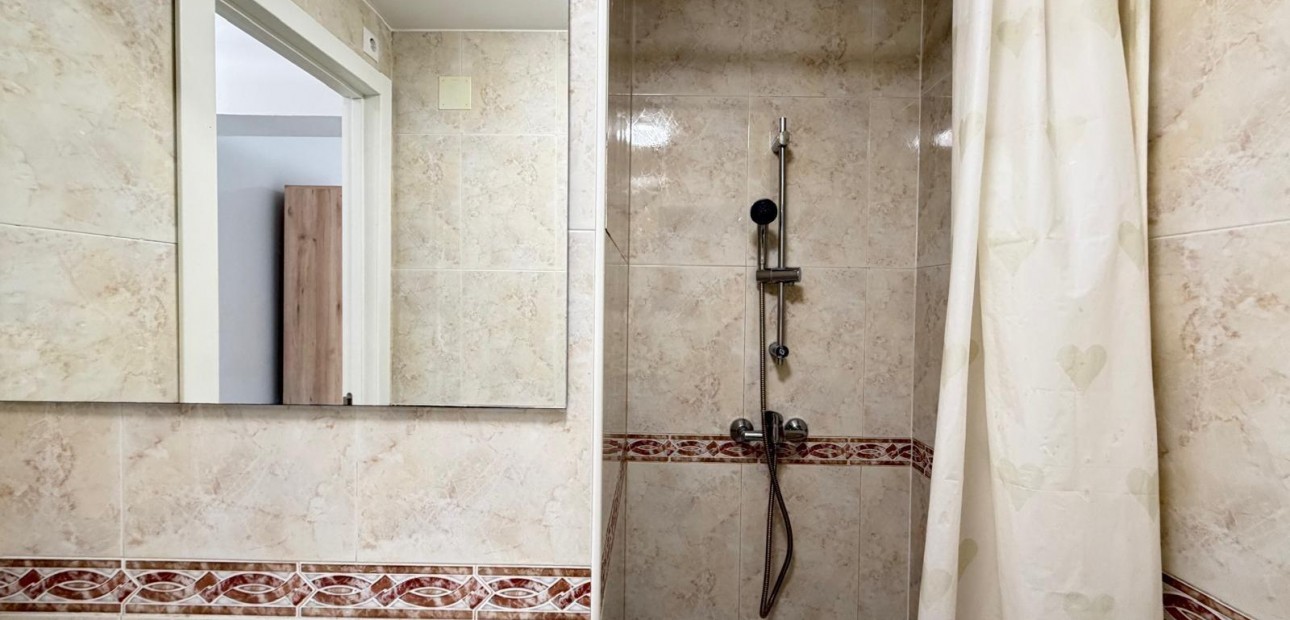 Herverkoop - Appartement / flat -
Torrevieja - Centro