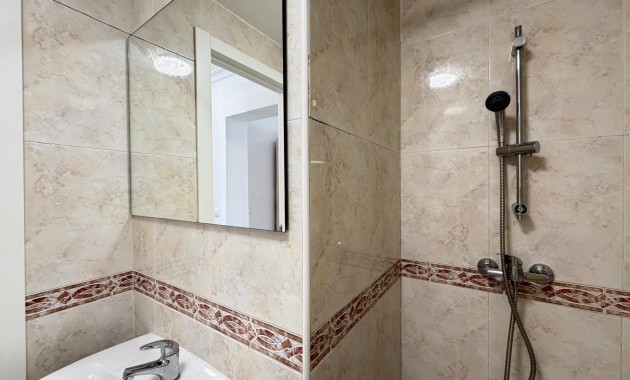 Herverkoop - Appartement / flat -
Torrevieja - Centro