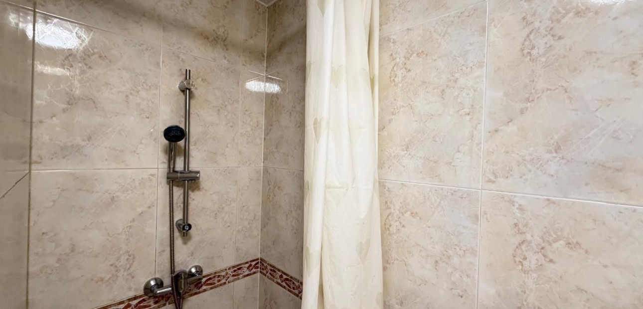 Herverkoop - Appartement / flat -
Torrevieja - Centro